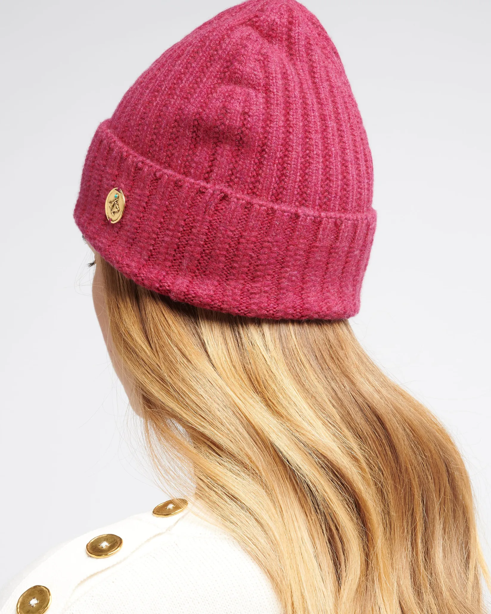 Women Barrie Beanie hat in cashmere to be personalised with a zodiac medal