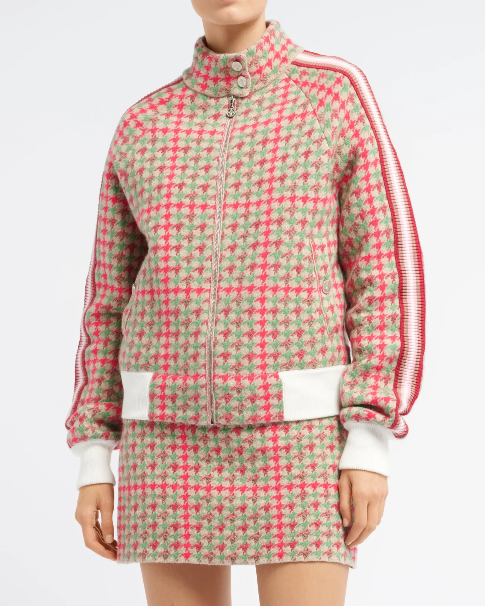 Women Barrie Cashmere and wool jacket with houndstooth pattern