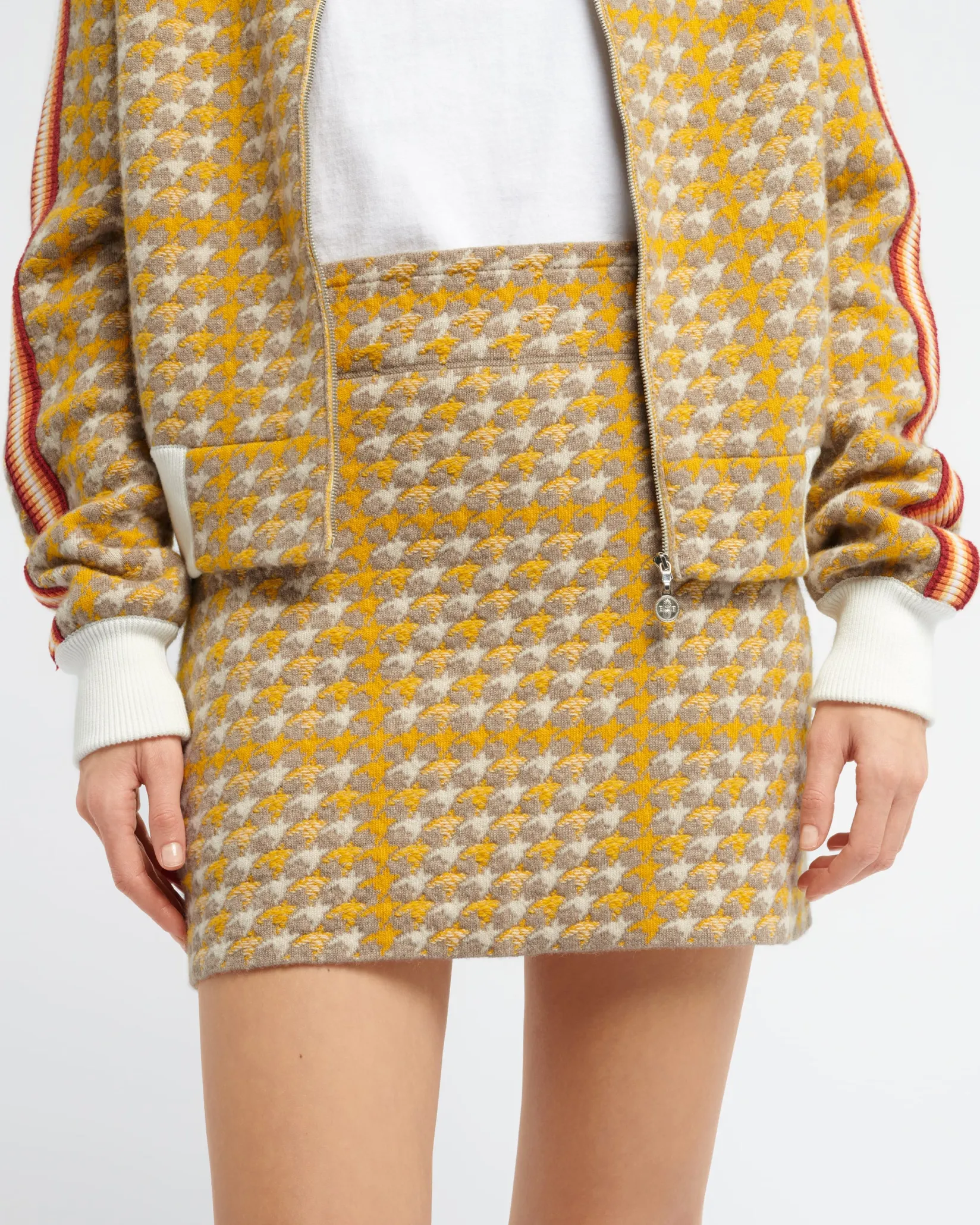 Women Barrie Cashmere and wool skirt with houndstooth pattern