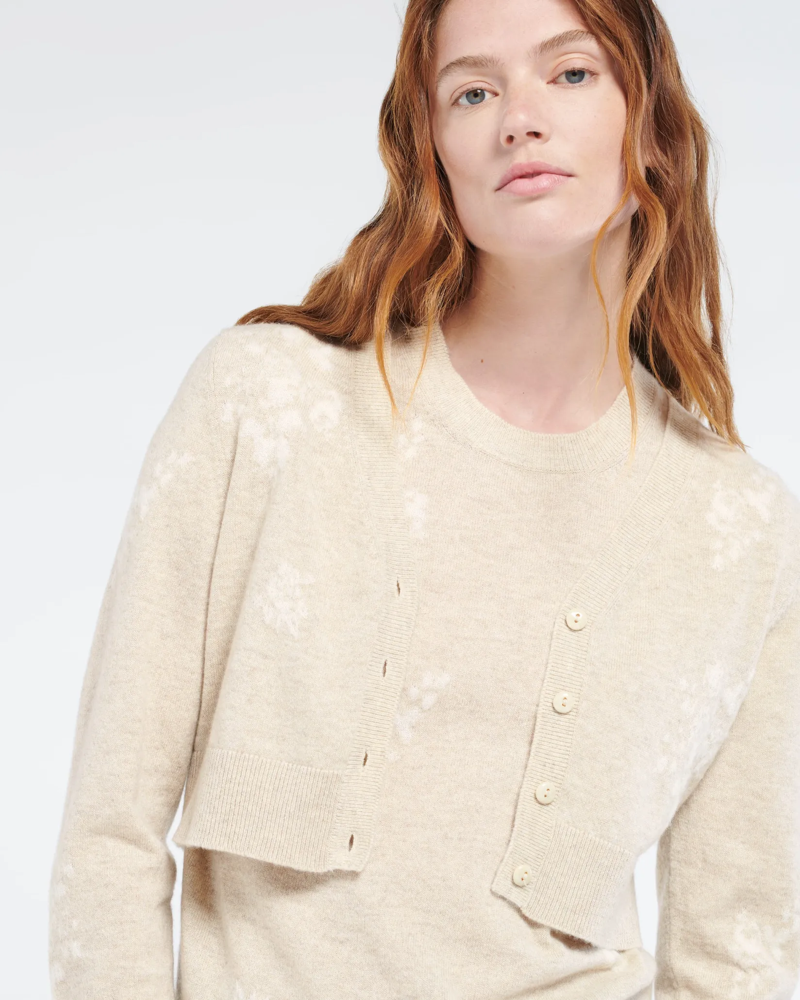 Women Barrie Cashmere cardigan with a floral motif