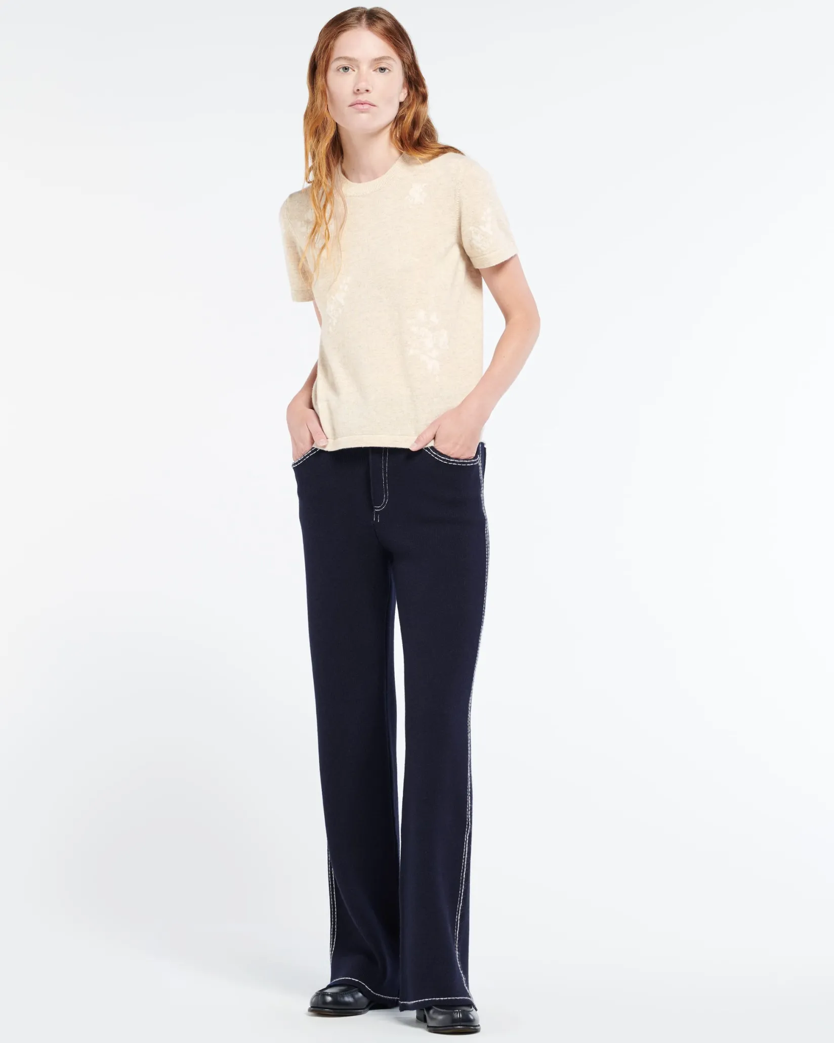 Women Barrie Cashmere top with a floral motif