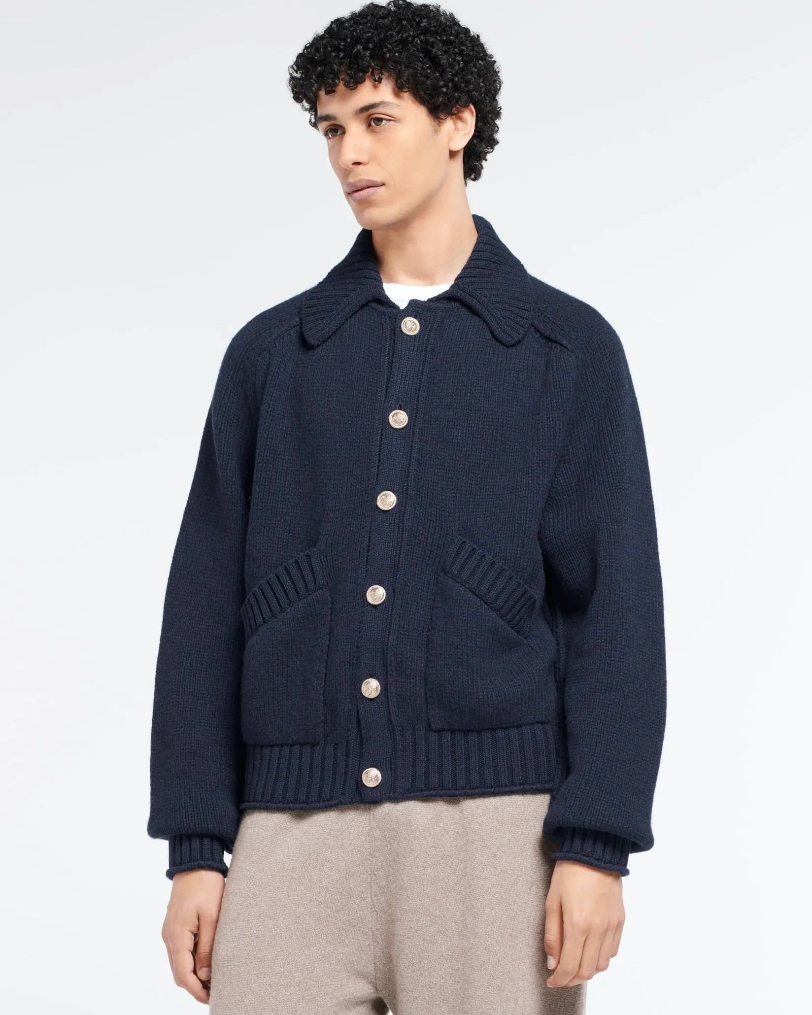 Barrie Chunky cashmere cardigan with polo collar and gold buttons