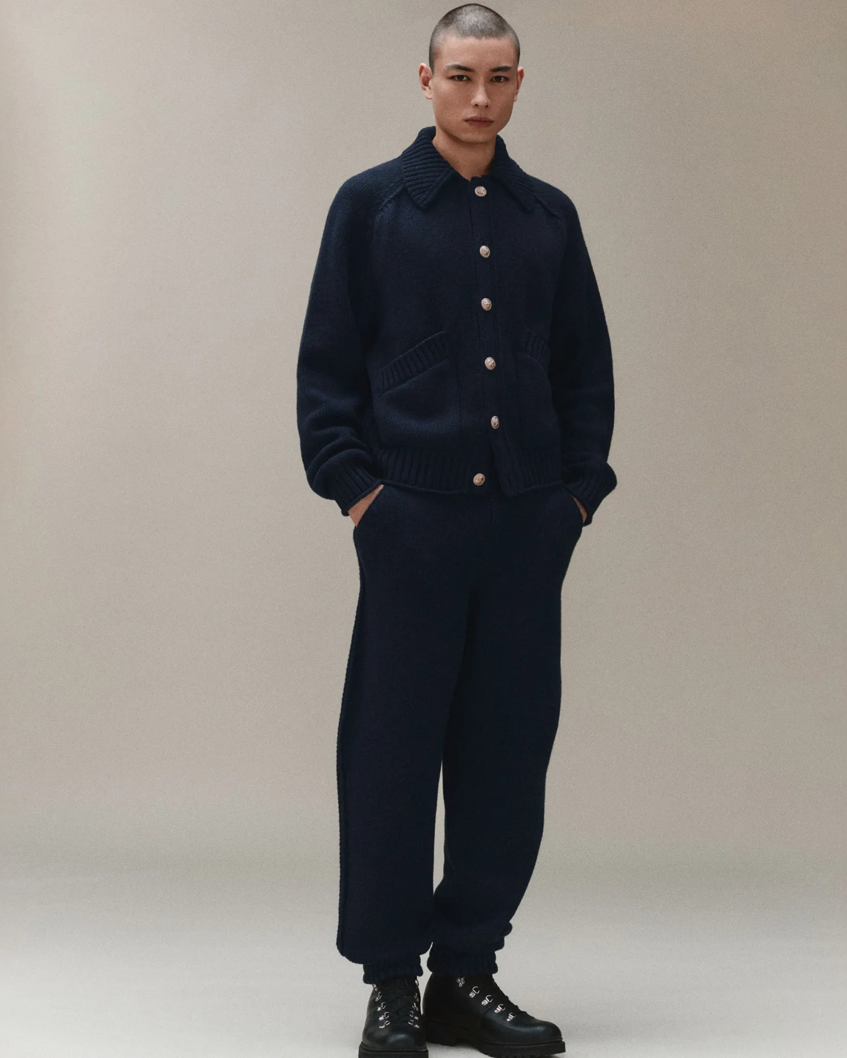 Barrie Chunky cashmere cardigan with polo collar and gold buttons