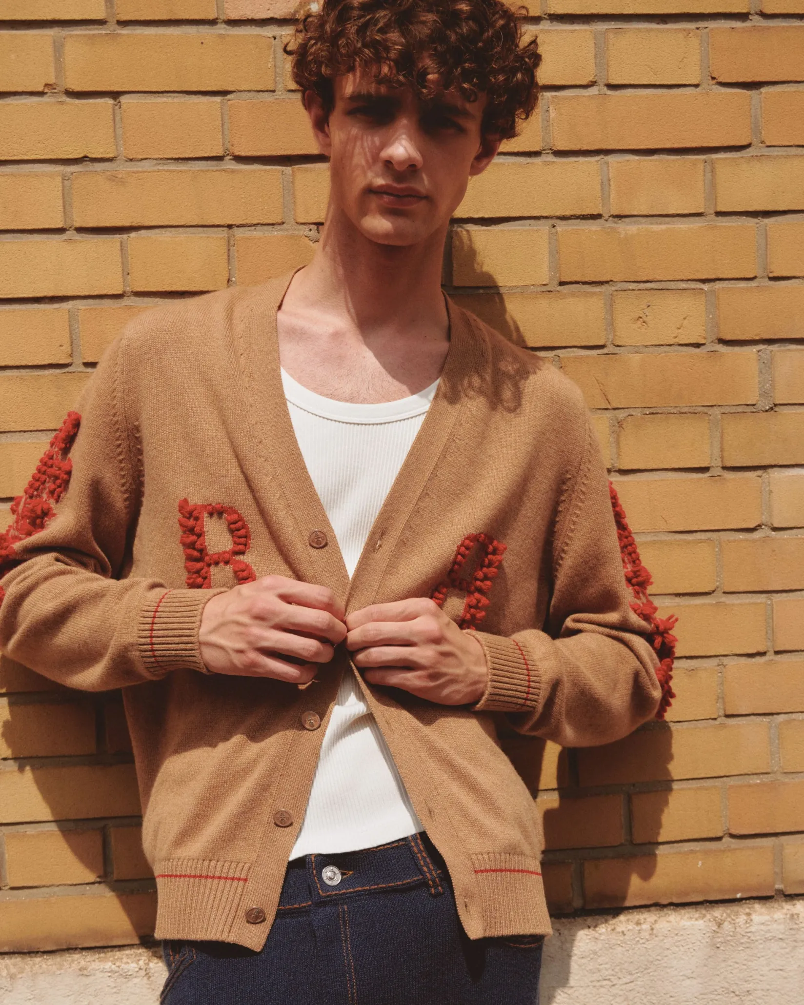 Barrie 3D logo V-neck cashmere cardigan