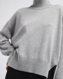 Women Barrie Iconic oversized roll-neck cashmere jumper