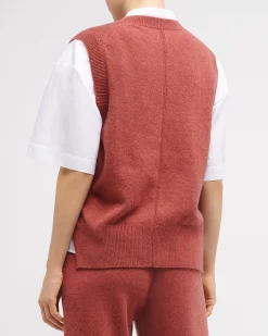 Women Barrie Iconic sleeveless cashmere jumper