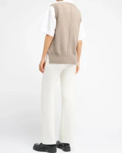 Women Barrie Iconic sleeveless cashmere jumper