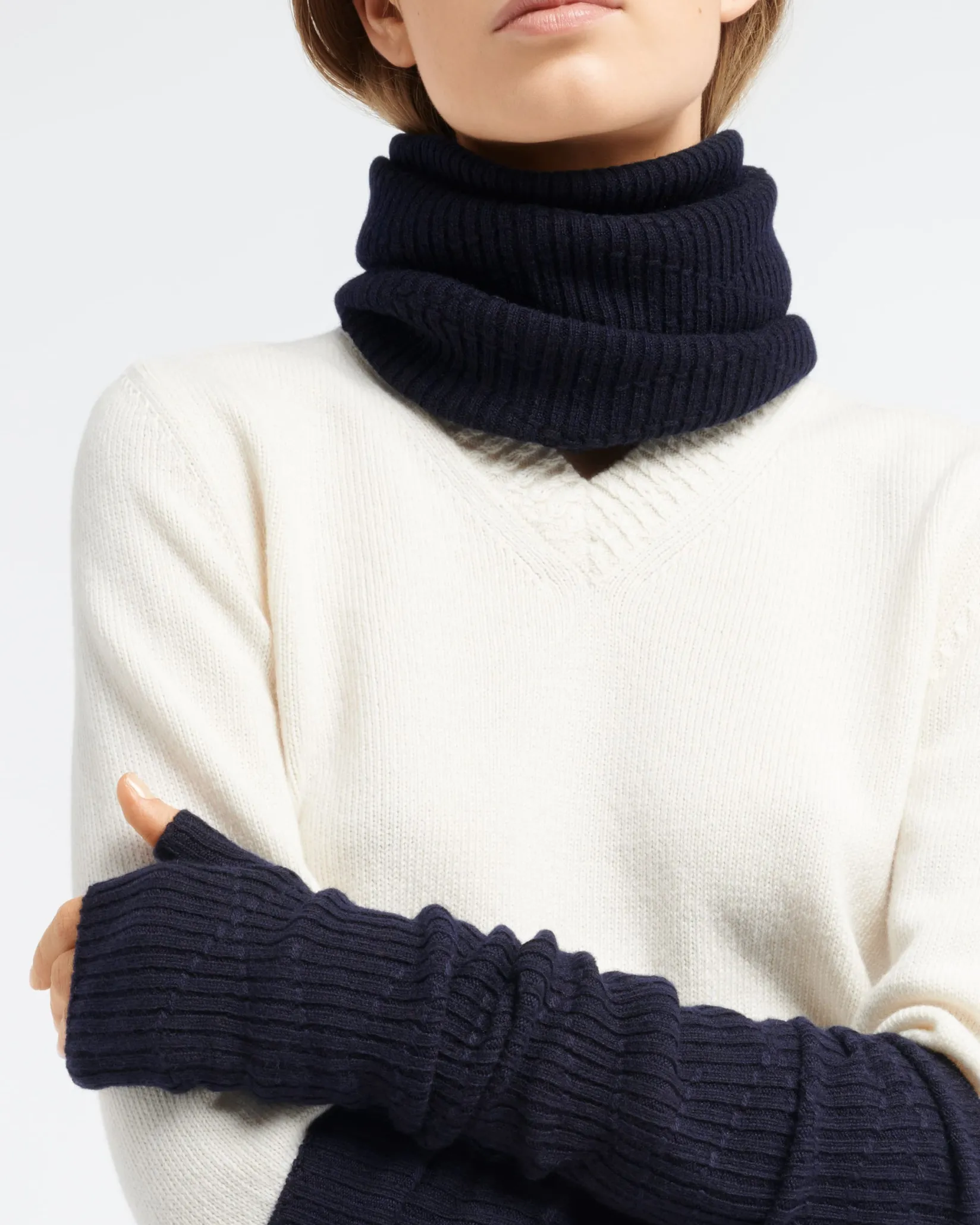 Women Barrie Long cashmere fingerless gloves
