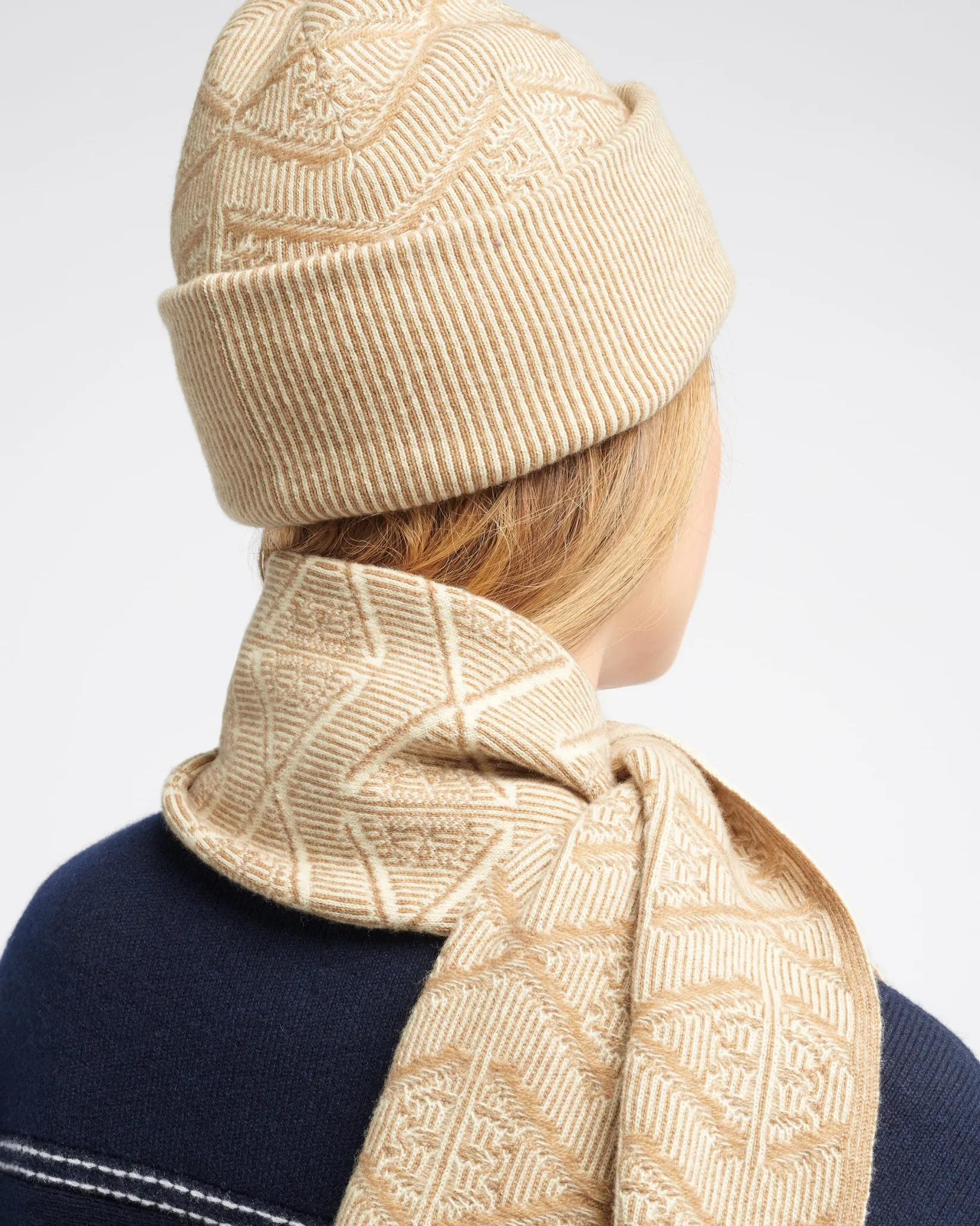 Women Barrie Scarf in cashmere with a monogram motif