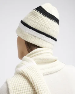 Women Barrie Textured beanie hat in cashmere