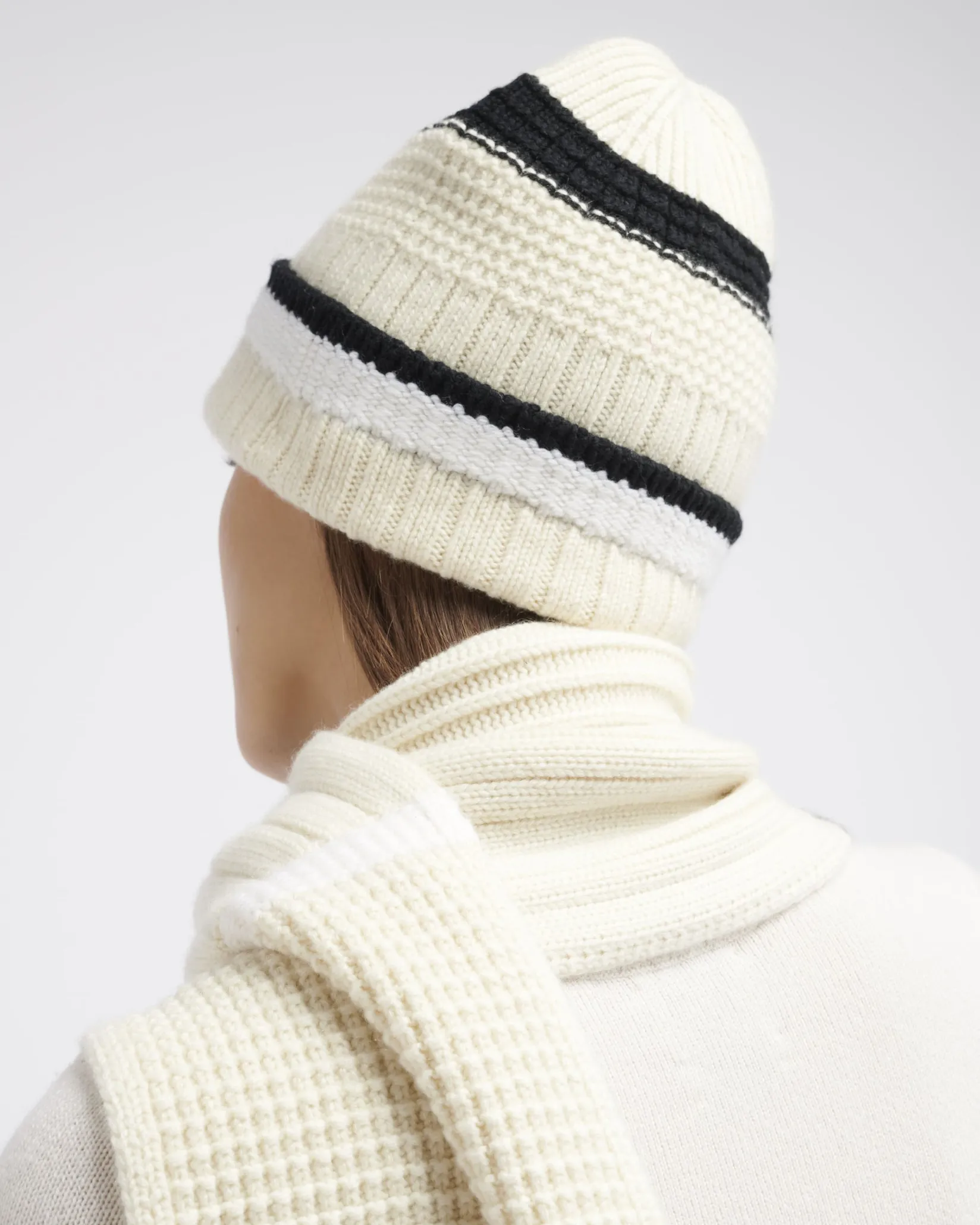 Women Barrie Textured cashmere scarf