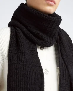 Women Barrie Textured cashmere scarf