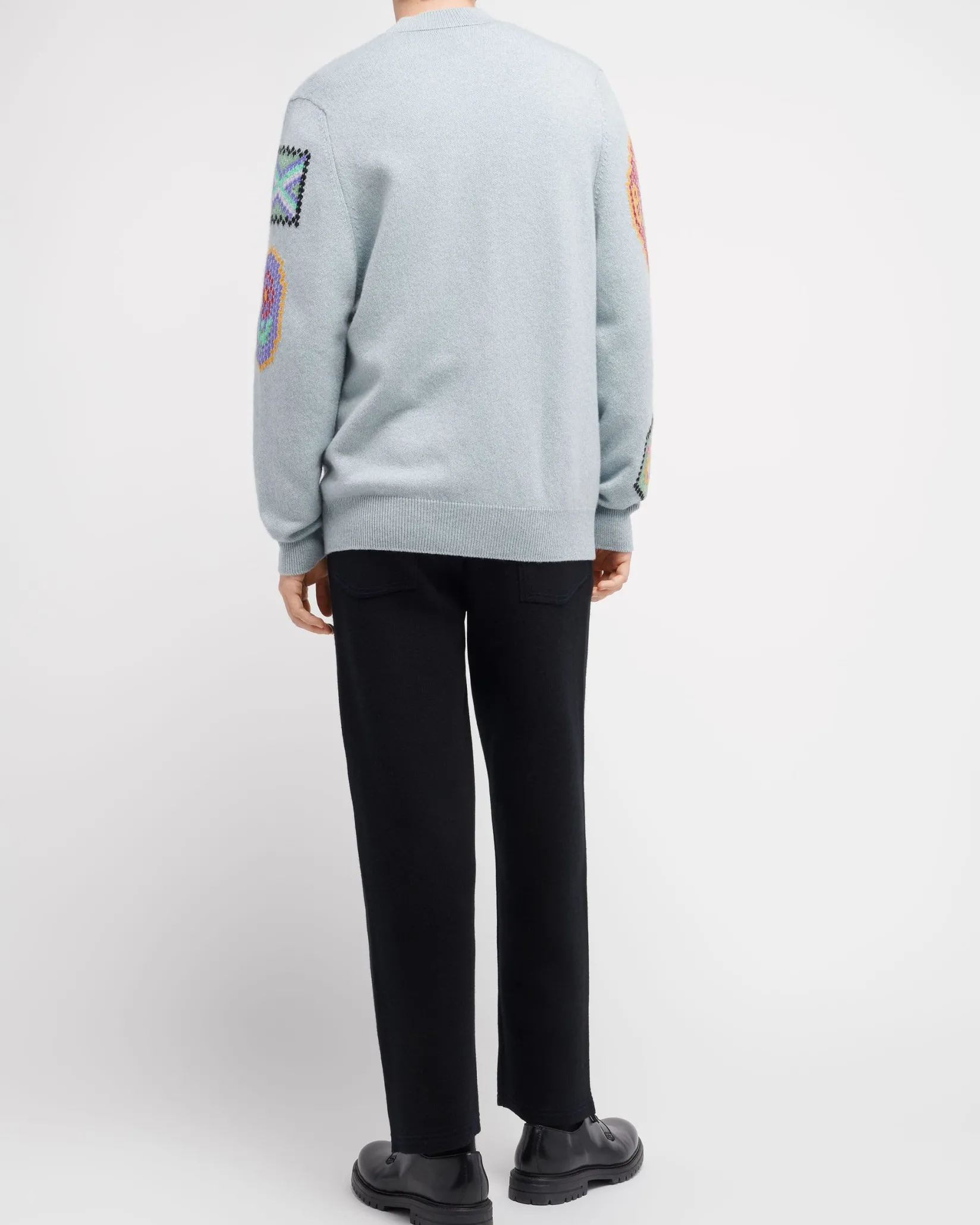 Barrie V-neck cardigan with Scottish symbols in cashmere