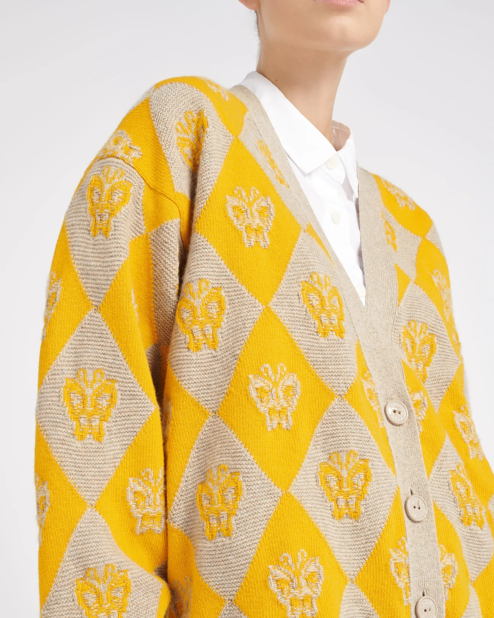 Women Barrie V-neck cashmere and wool cardigan with a butterfly motif