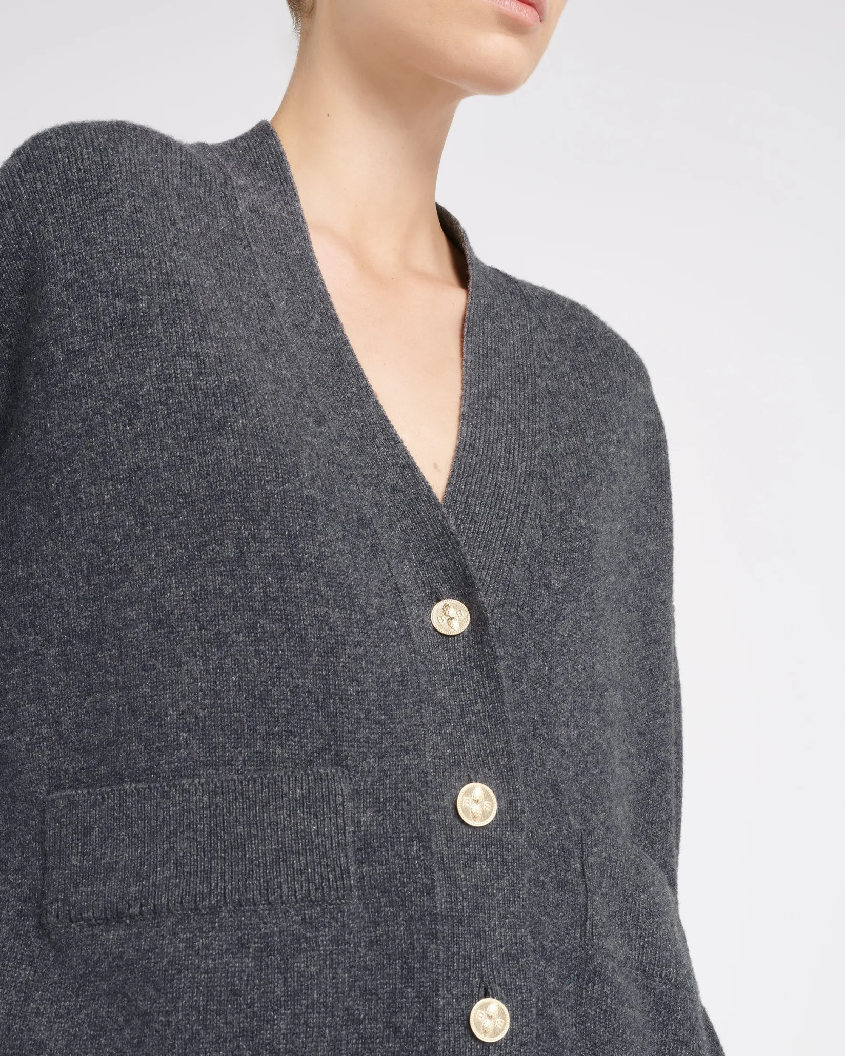 Women Barrie V-neck cashmere cardigan
