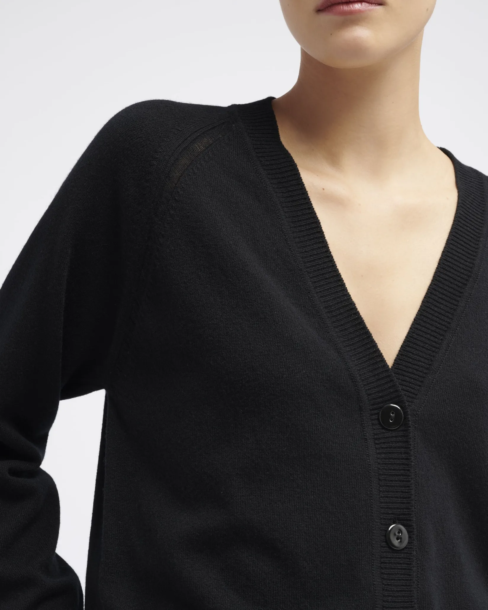 Women Barrie V-neck cashmere cardigan