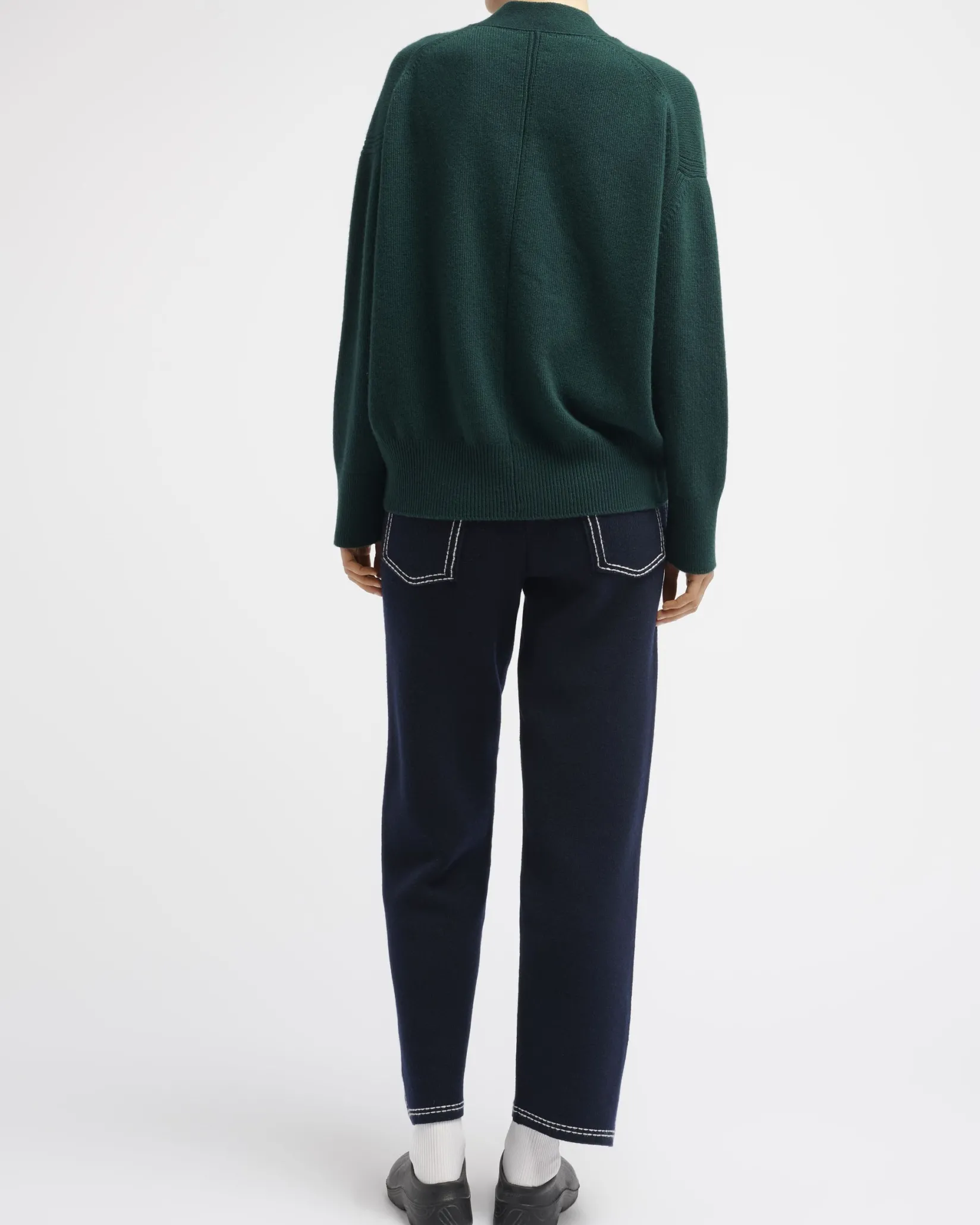 Women Barrie V-neck cashmere cardigan
