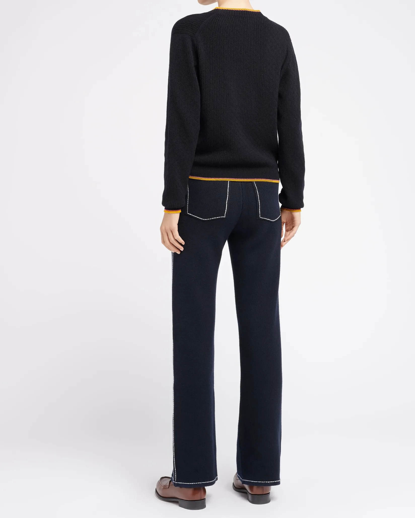 Women Barrie V-neck jumper in lightweight cashmere